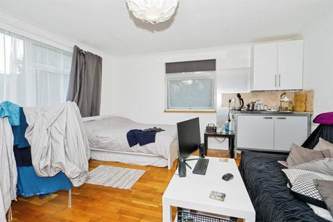 2 bedroom apartment for sale, Strangers Lane, Canterbury