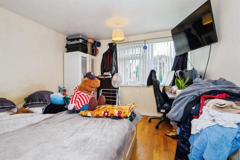2 bedroom apartment for sale, Strangers Lane, Canterbury