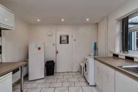 3 bedroom semi-detached house for sale, Fircroft Close, Cannock