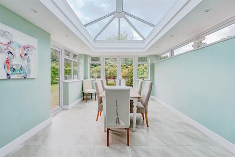 4 bedroom detached house for sale, Effingham Road, Burstow, Horley