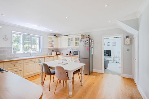 4 bedroom detached house for sale, Effingham Road, Burstow, Horley