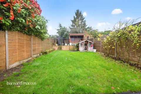 3 bedroom semi-detached bungalow for sale, Derwent Avenue, Barnet