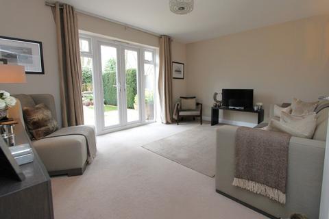 4 bedroom detached house for sale, Shrubbery Gardens, Kidderminster, DY10