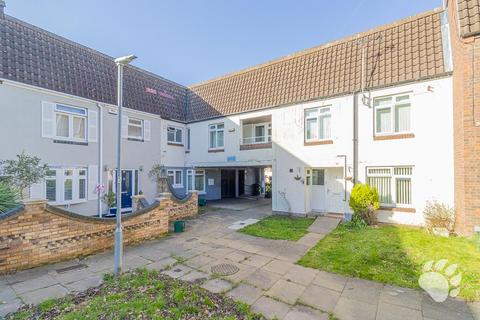 undefined, The Chignalls, Basildon SS15