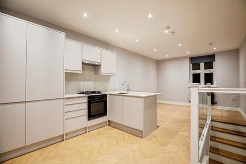 2 bedroom flat to rent, Limes Grove, Lewisham, SE13