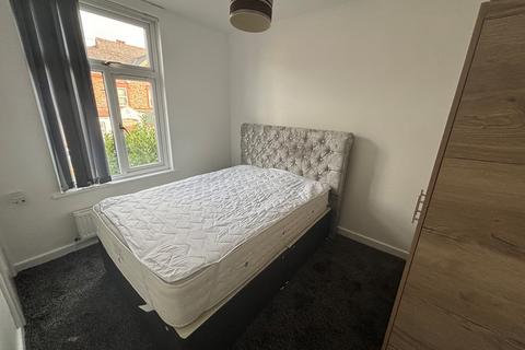 1 bedroom house to rent, Buckhurst Road, Manchester, M19