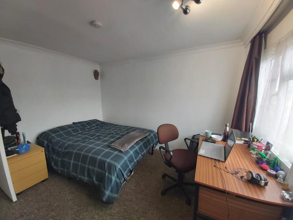 Bedroom 2.2