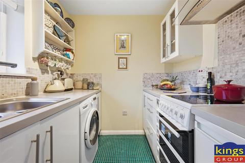 1 bedroom flat for sale, Luther King Close, London