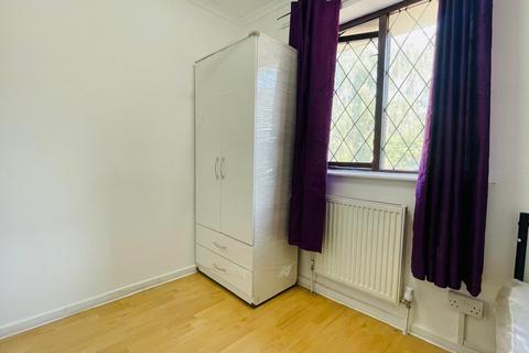 undefined, Lukin Street, Shadwell, E1 0AA