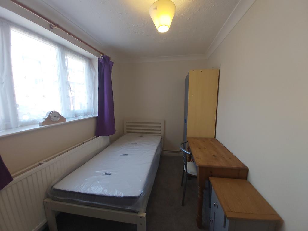 Bed 4