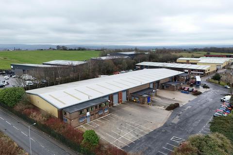 Warehouse to rent, Plodder Ln Bolton BL4 0LR
