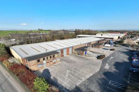 Warehouse to rent, Plodder Ln Bolton BL4 0LR