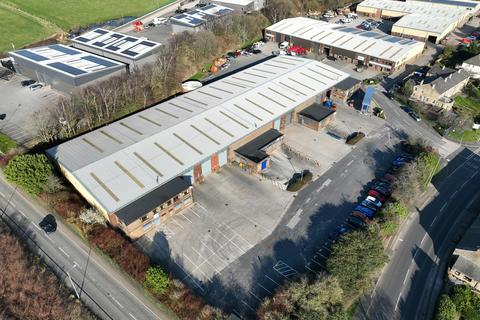 Warehouse to rent, Plodder Ln Bolton BL4 0LR