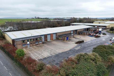 Warehouse to rent, Plodder Ln Bolton BL4 0LR