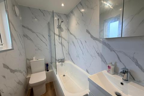 2 bedroom flat to rent, Abbey Wood Road, London SE2