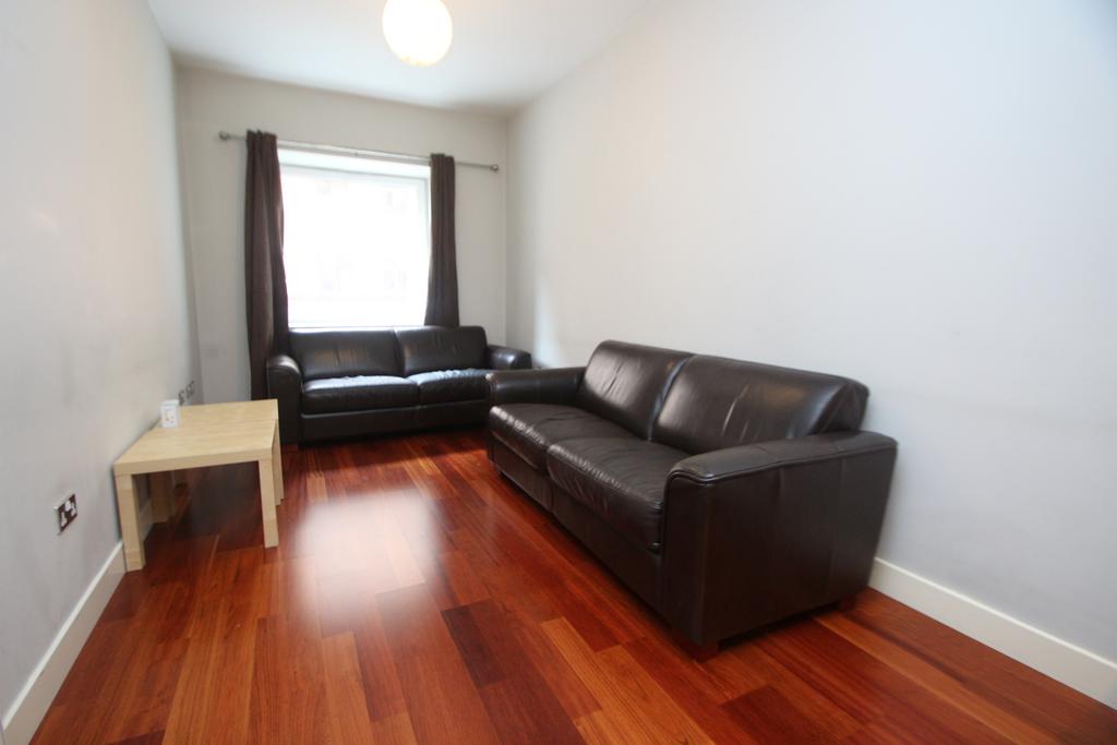 Apartment in Glasgow - View 2
