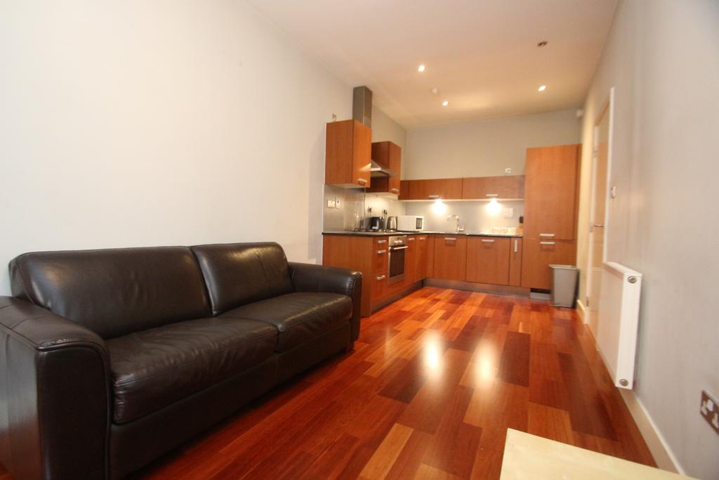 Apartment in Glasgow - View 3