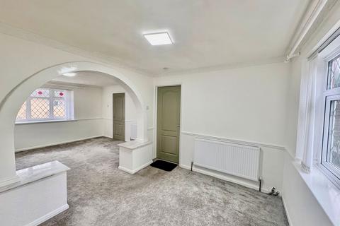 3 bedroom semi-detached house to rent, Brookside, Dudley DY3