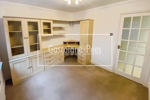 undefined, Stoke Road, Cobham, KT11