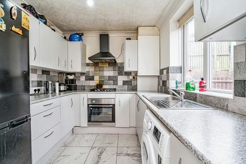 3 bedroom end of terrace house for sale, Watsons Green Road, Dudley