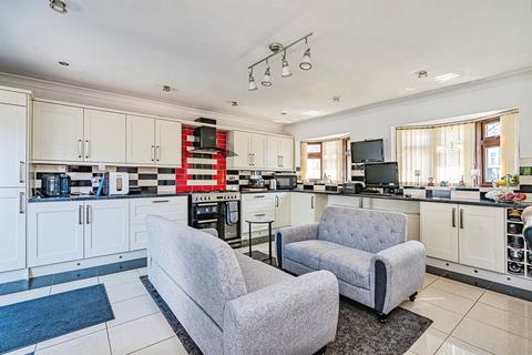 6 bedroom semi-detached house for sale, Rosemary Crescent, Dudley