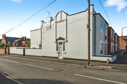 Crompton Road, Tipton