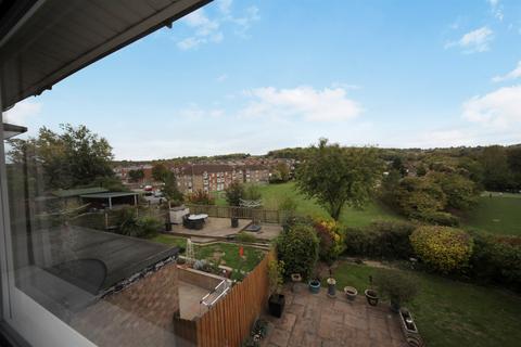 undefined, Bibshall Crescent, Dunstable