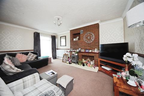 3 bedroom end of terrace house for sale, Chiltern Road, Dunstable