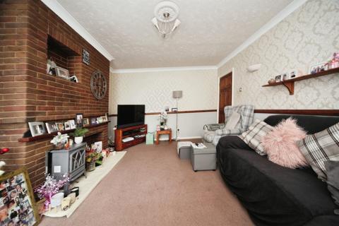3 bedroom end of terrace house for sale, Chiltern Road, Dunstable