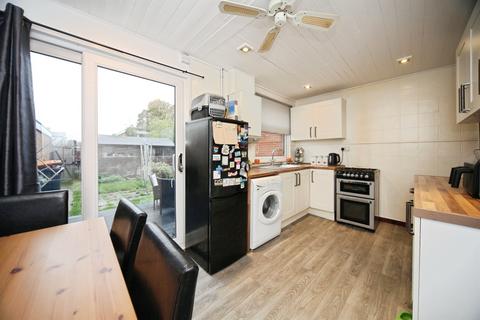 3 bedroom end of terrace house for sale, Chiltern Road, Dunstable