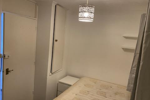 undefined, Hallett Walk, Canterbury, CT1
