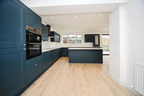 5 bedroom detached house for sale, Little Green Lane, Caddington, Luton