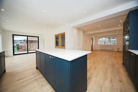 5 bedroom detached house for sale, Little Green Lane, Caddington, Luton