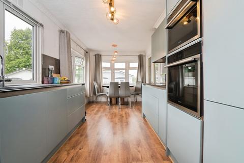 2 bedroom park home for sale, Alresford Road, Winchester