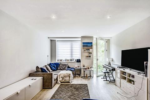 2 bedroom apartment for sale, Wood Street, East Grinstead