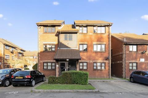 undefined, Lowry Crescent, Mitcham