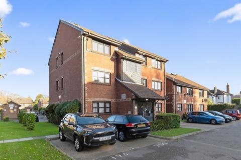 Lowry Crescent, Mitcham