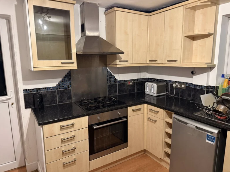 Shared Kitchen Image 1