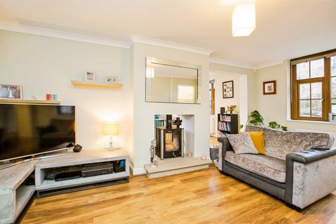 4 bedroom cottage for sale, Hullen Edge Lane, Elland