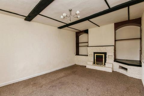 2 bedroom end of terrace house for sale, Higher Street, Cullompton