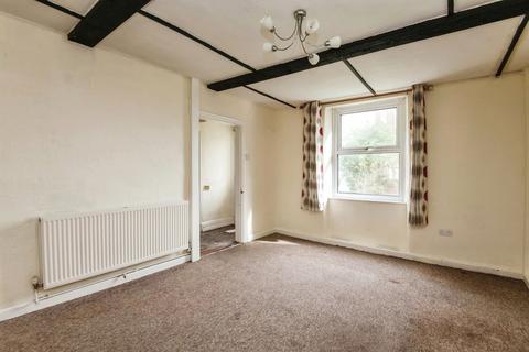2 bedroom end of terrace house for sale, Higher Street, Cullompton