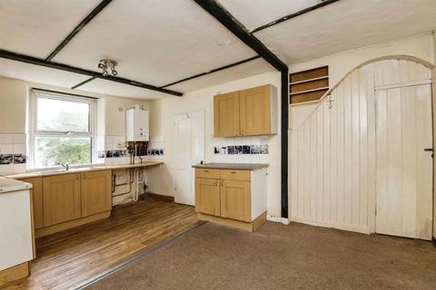 2 bedroom end of terrace house for sale, Higher Street, Cullompton
