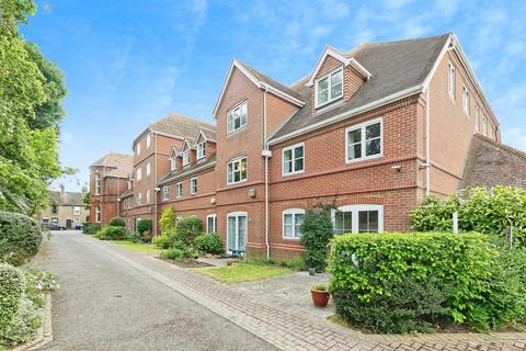 2 bedroom flat for sale, William Gibbs Court, Faversham