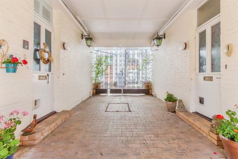 2 bedroom apartment for sale, Gange Mews, Faversham