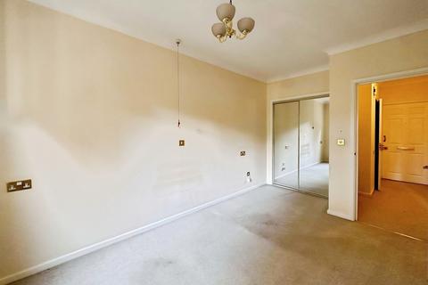 1 bedroom retirement property for sale, Fernlea Avenue, Ferndown