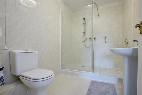 2 bedroom flat for sale, Albert Road, Ferndown