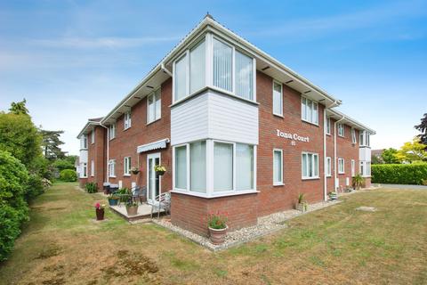 2 bedroom flat for sale, Albert Road, Ferndown