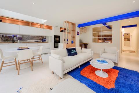 2 bedroom flat to rent, Colville Road, London, UK, W11