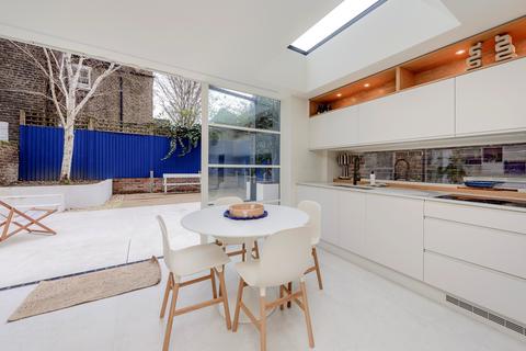 2 bedroom flat to rent, Colville Road, London, UK, W11