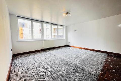 3 bedroom apartment to rent, Scarbrook Road, Croydon, CR0
